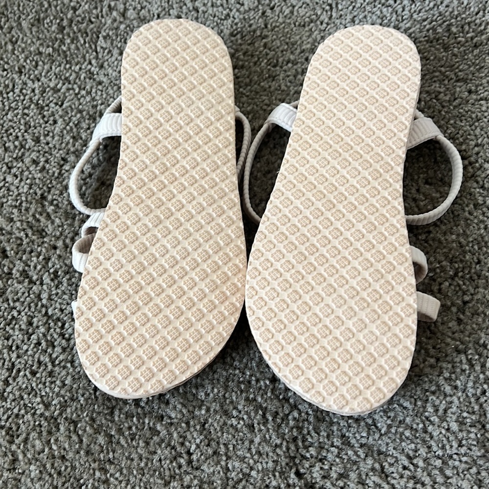 Strapy Sandal Tan - Picture 3 of 3